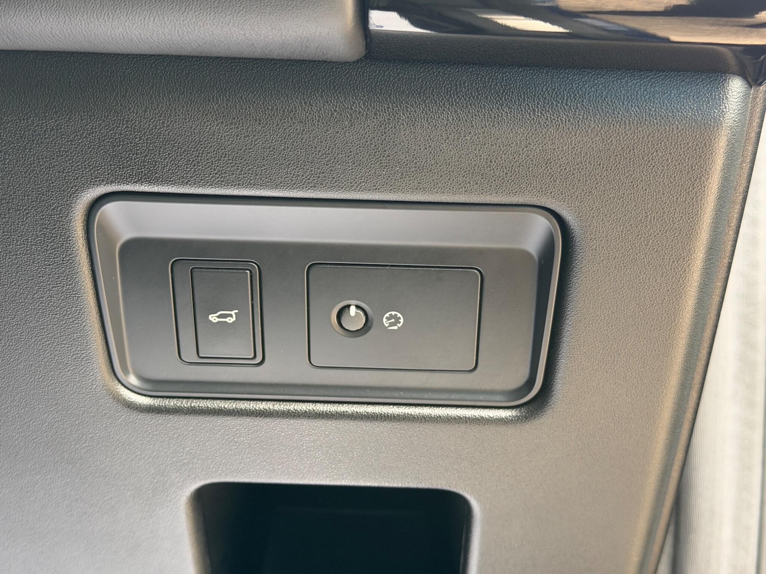 Used Land Rover Discovery 2018 for sale - 78100229: Photo 18