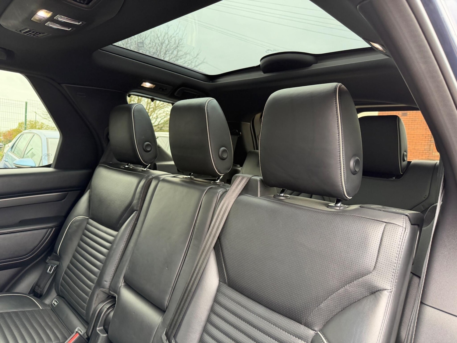 Used Land Rover Discovery 2018 for sale - 78100229: Photo 24