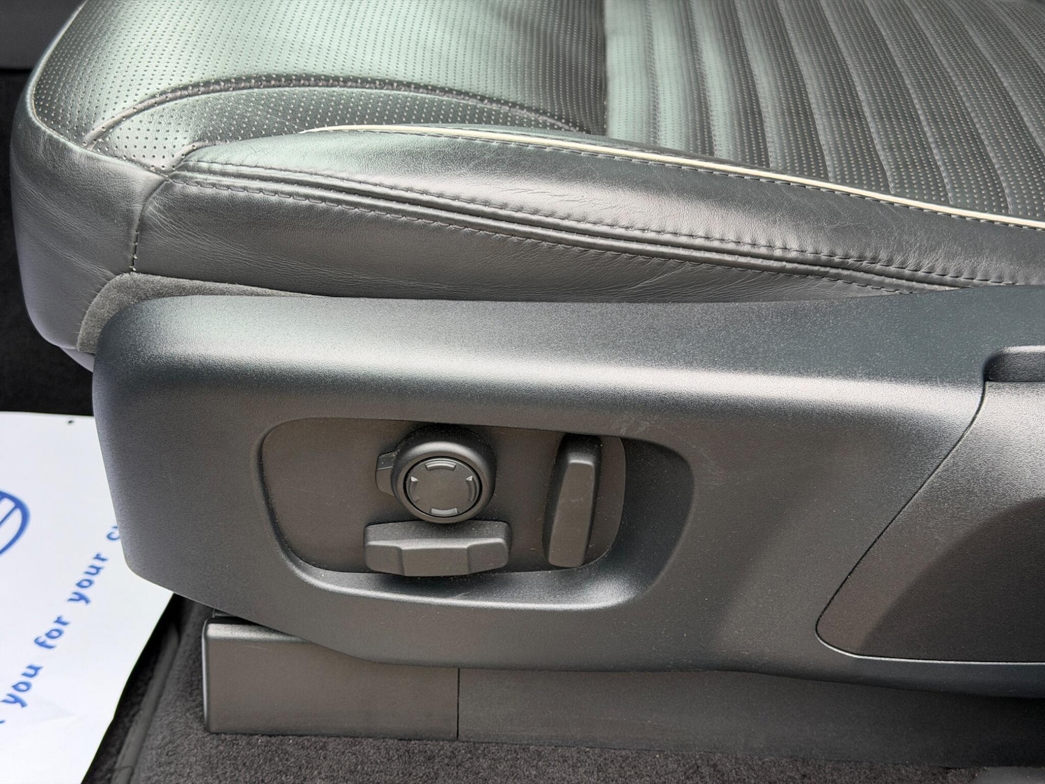 Used Land Rover Discovery 2018 for sale - 78100229: Photo 30