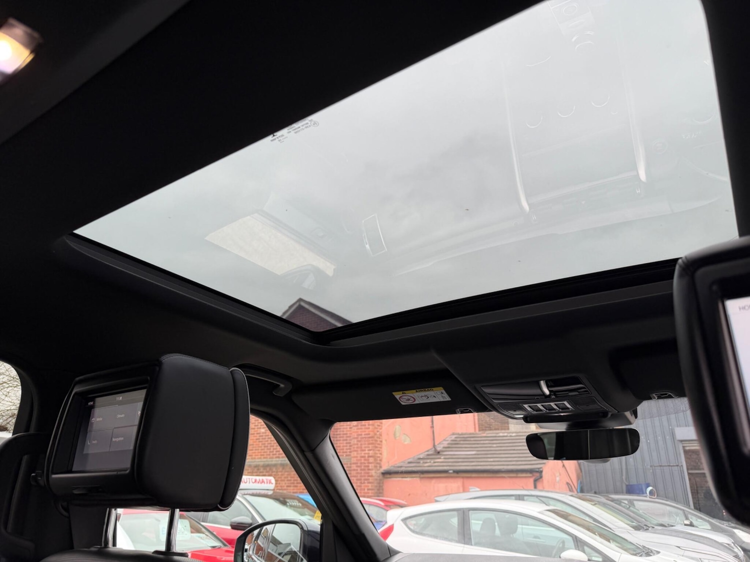 Used Land Rover Discovery 2018 for sale - 78100229: Photo 31