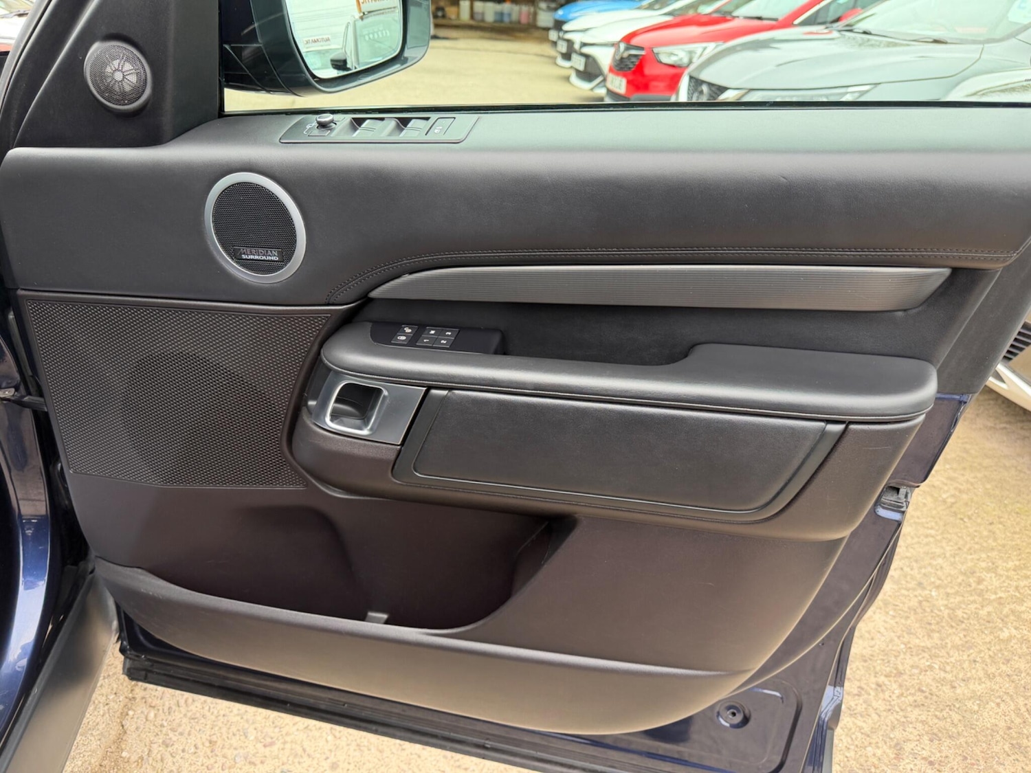 Used Land Rover Discovery 2018 for sale - 78100229: Photo 38