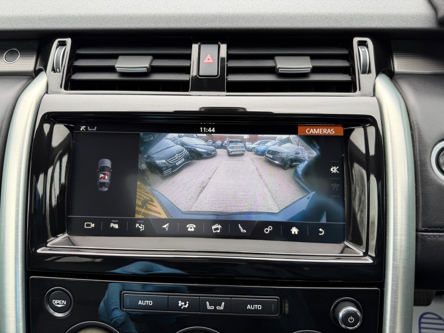 Used Land Rover Discovery 2018 for sale - 78100229: Photo 9