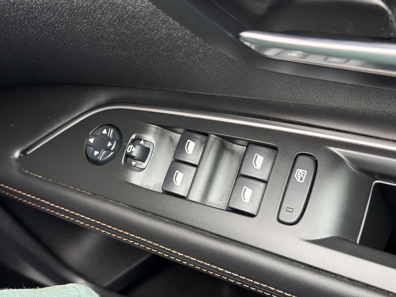 Used Peugeot 3008 2018 for sale - 78019683: Photo 23