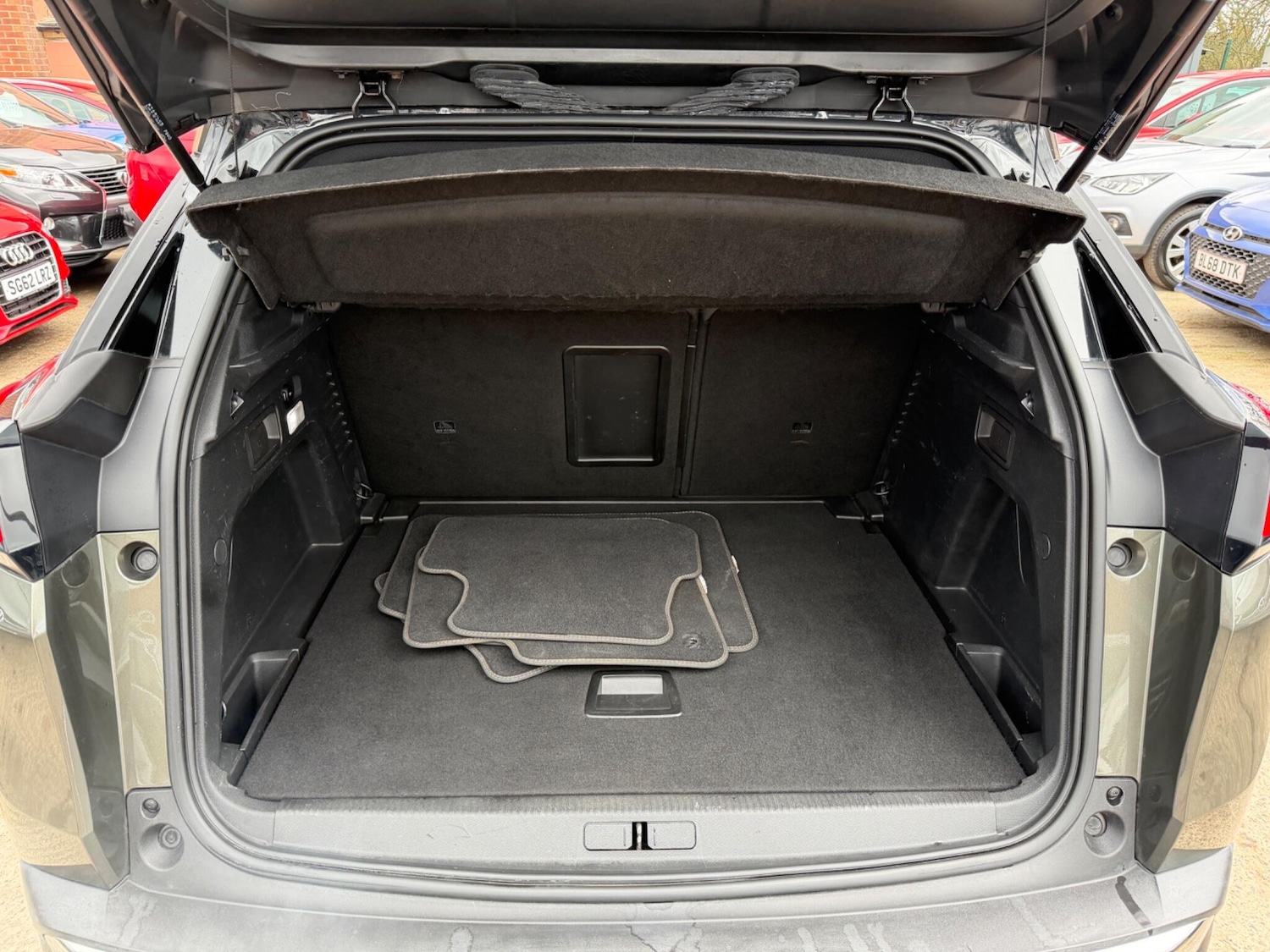 Used Peugeot 3008 2018 for sale - 78019683: Photo 39