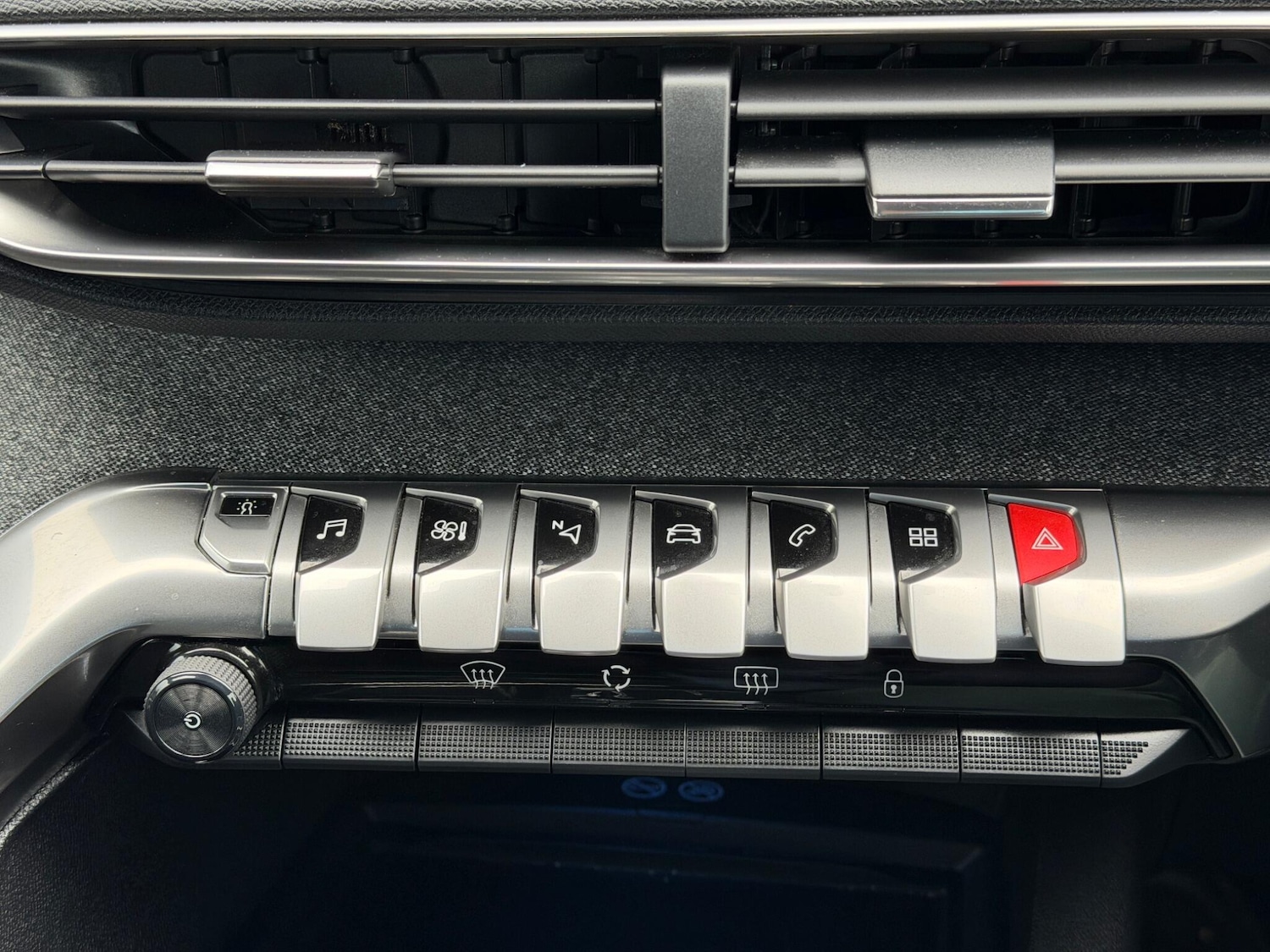 Used Peugeot 3008 2018 for sale - 78019683: Photo 43