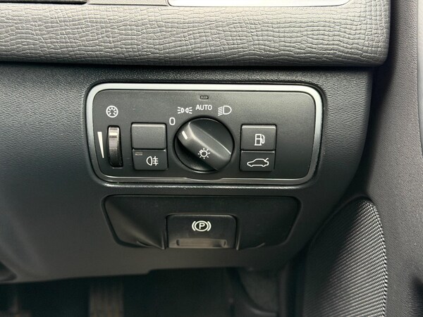 Used Volvo XC60 2016 for sale - 76227145: Photo 27