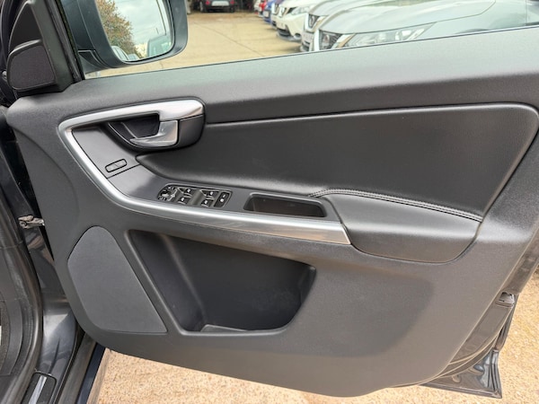 Used Volvo XC60 2016 for sale - 76227145: Photo 31