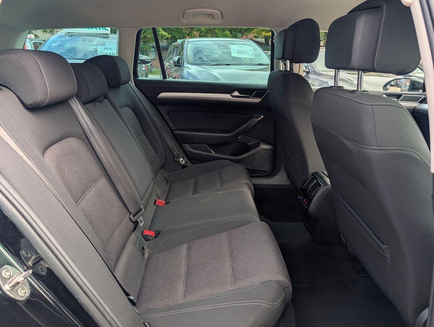 Used Volkswagen Passat 2019 for sale - 76042312: Photo 12