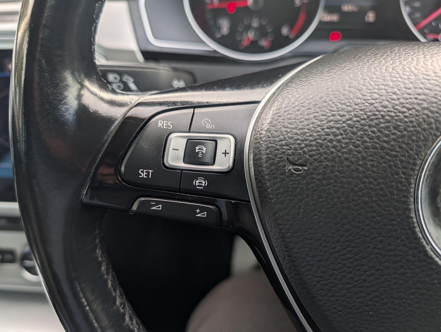 Used Volkswagen Passat 2019 for sale - 76042312: Photo 27