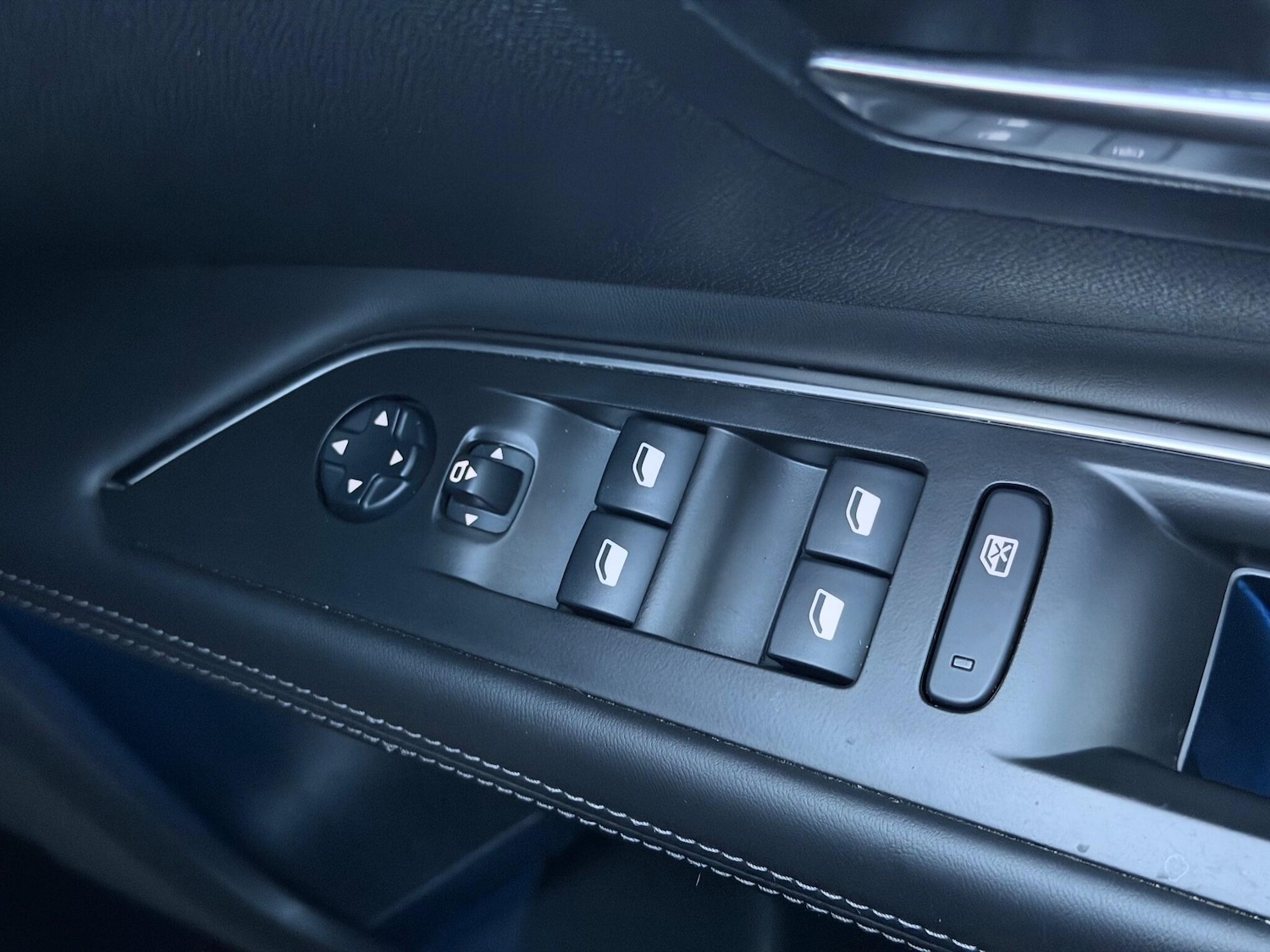 Used Peugeot 3008 2018 for sale - 76765918: Photo 29