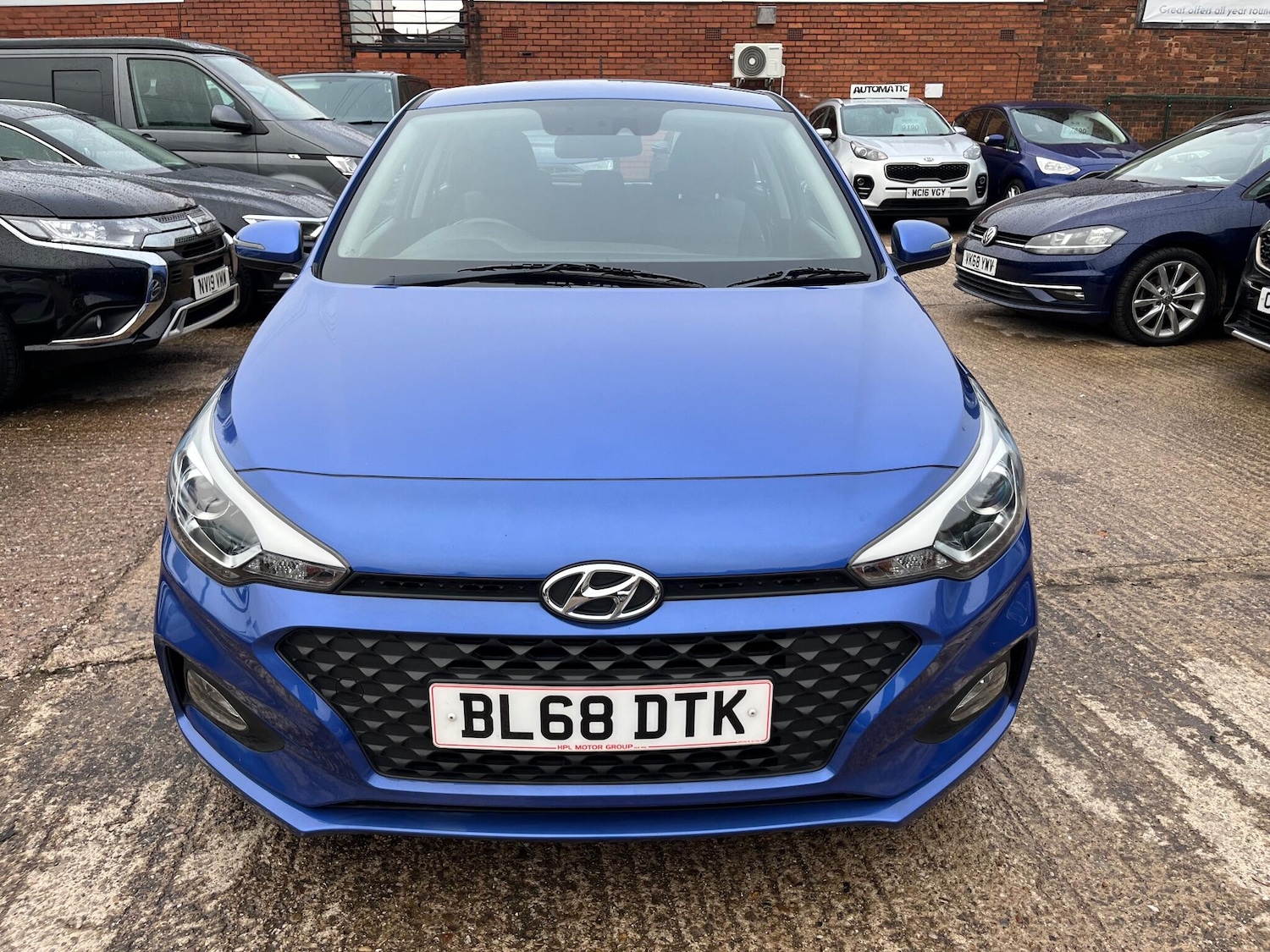 Used Hyundai i20 2018 for sale - 76136219: Photo 2