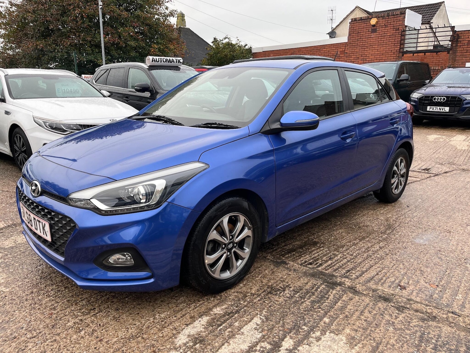 Used Hyundai i20 2018 for sale - 76136219: Photo 3