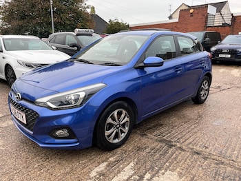 Used Hyundai i20 2018 for sale - 76136219: Photo 3