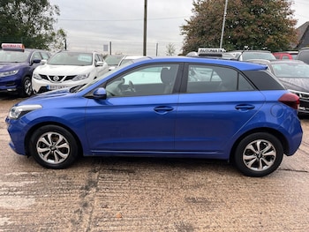 Used Hyundai i20 2018 for sale - 76136219: Photo 4