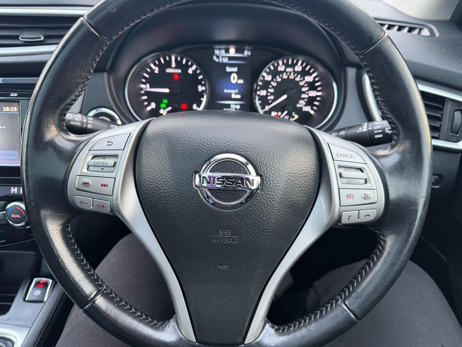 Used Nissan Qashqai 2015 for sale - 76743483: Photo 30