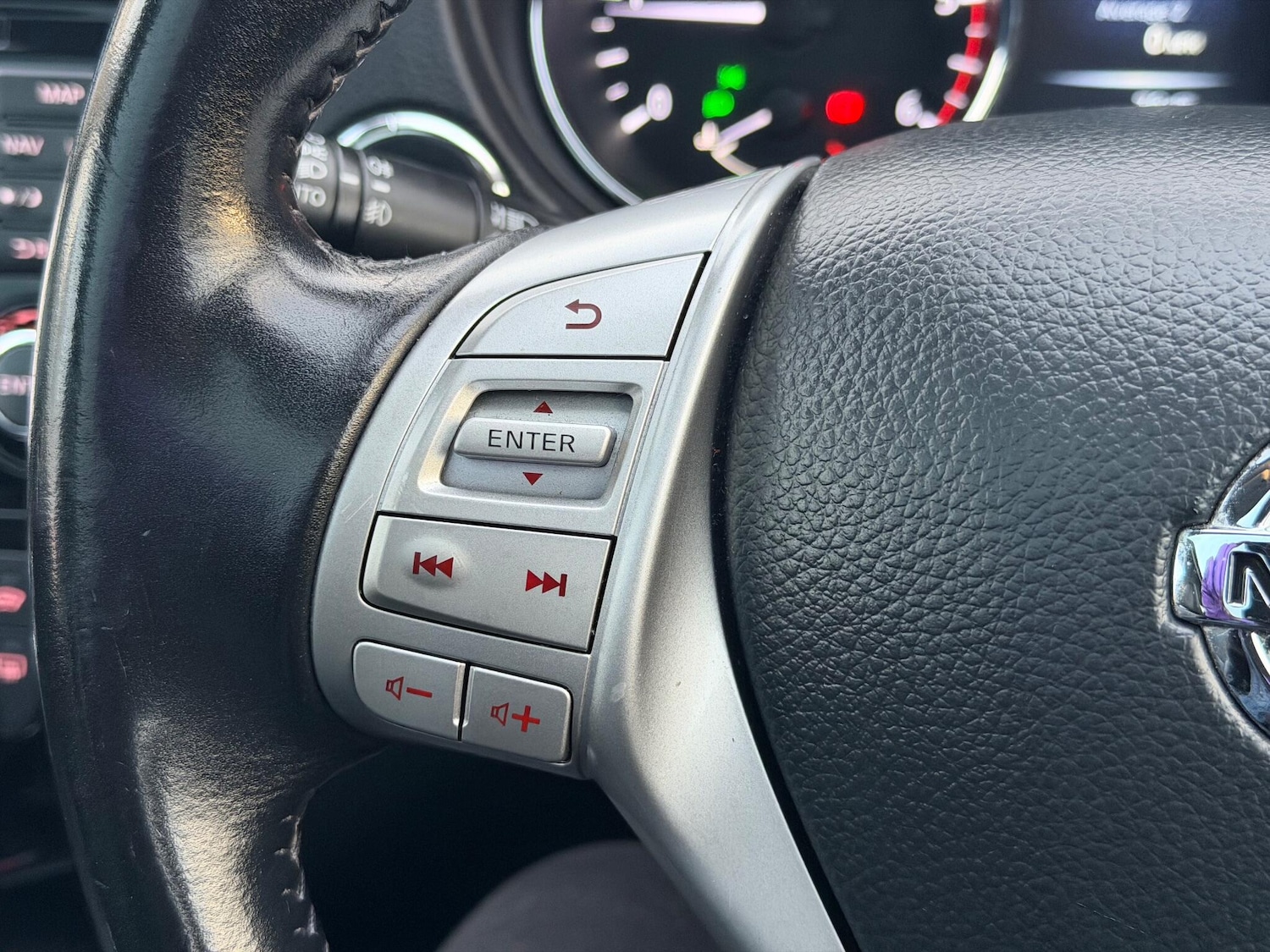 Used Nissan Qashqai 2015 for sale - 76743483: Photo 34