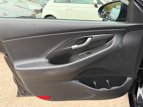 Used Hyundai i30 2017 for sale - 76227688: Photo 24