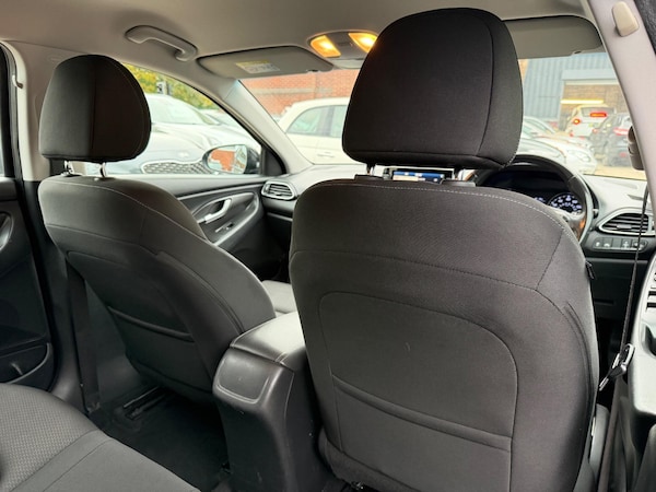 Used Hyundai i30 2017 for sale - 76227688: Photo 29