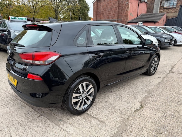 Used Hyundai i30 2017 for sale - 76227688: Photo 4