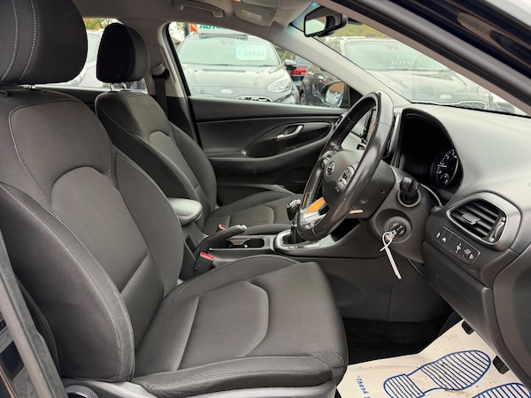 Used Hyundai i30 2017 for sale - 76227688: Photo 9