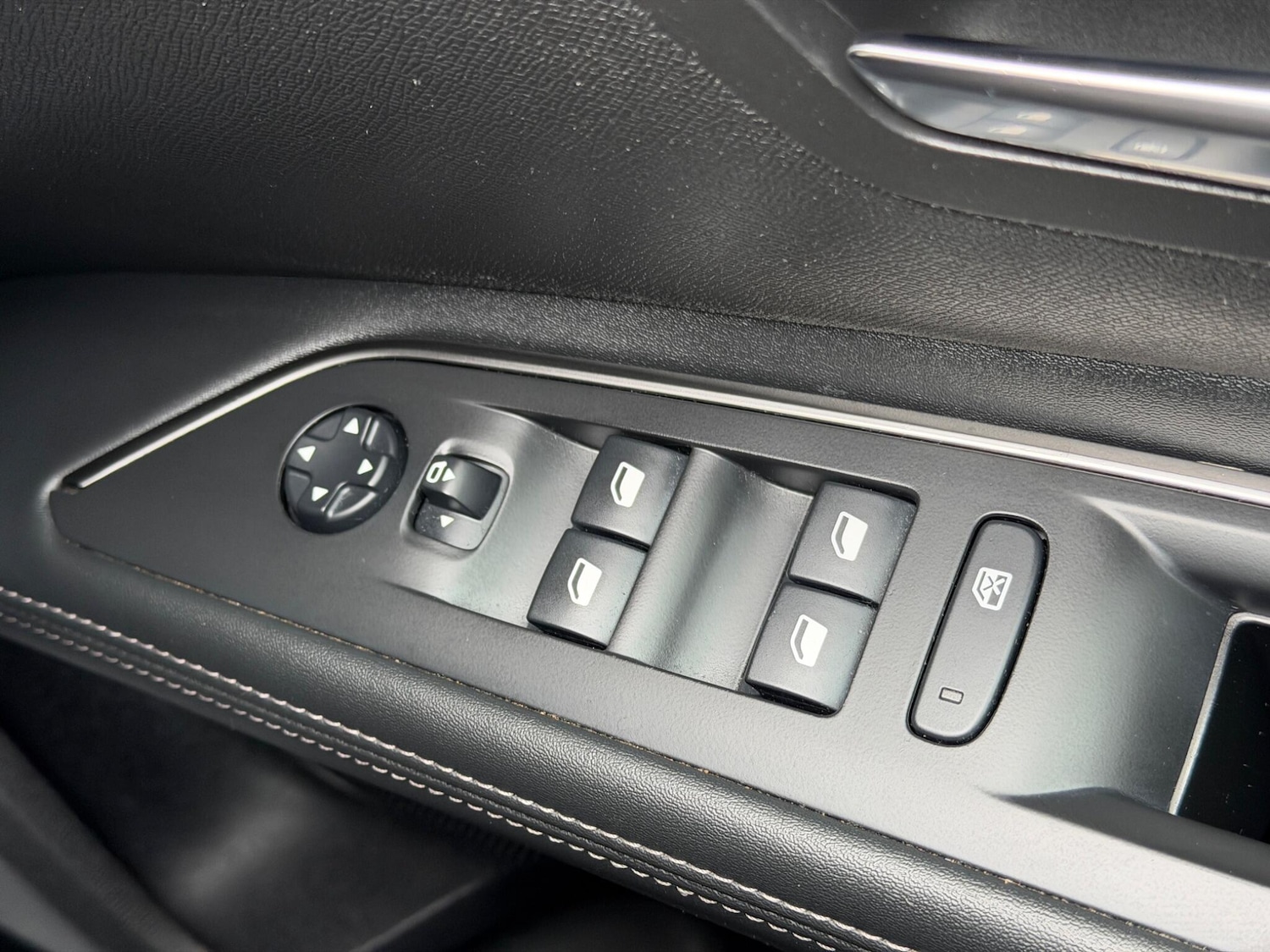 Used Peugeot 5008 2019 for sale - 78100343: Photo 30