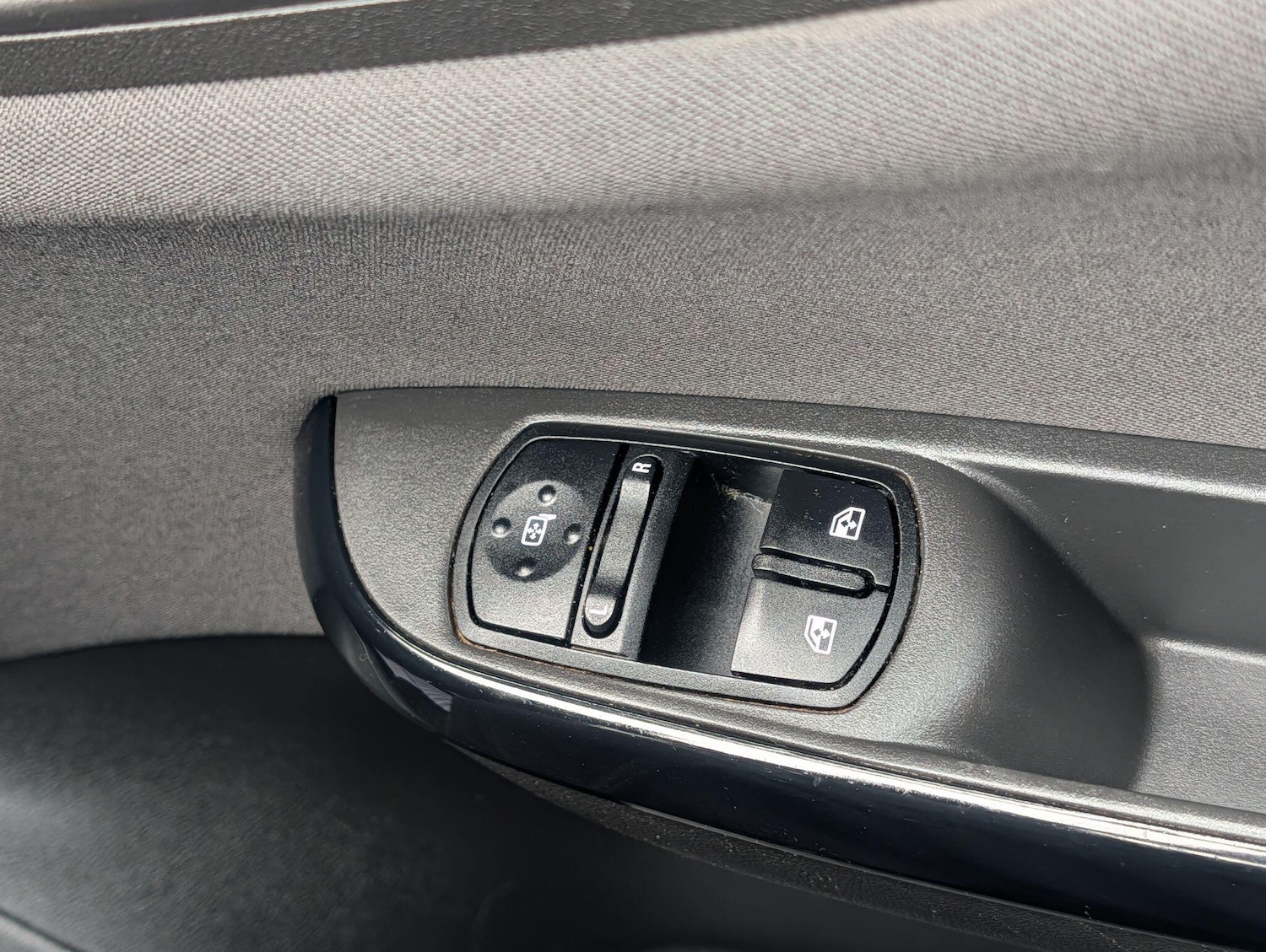 Used Vauxhall Corsa 2016 for sale - 76987877: Photo 27