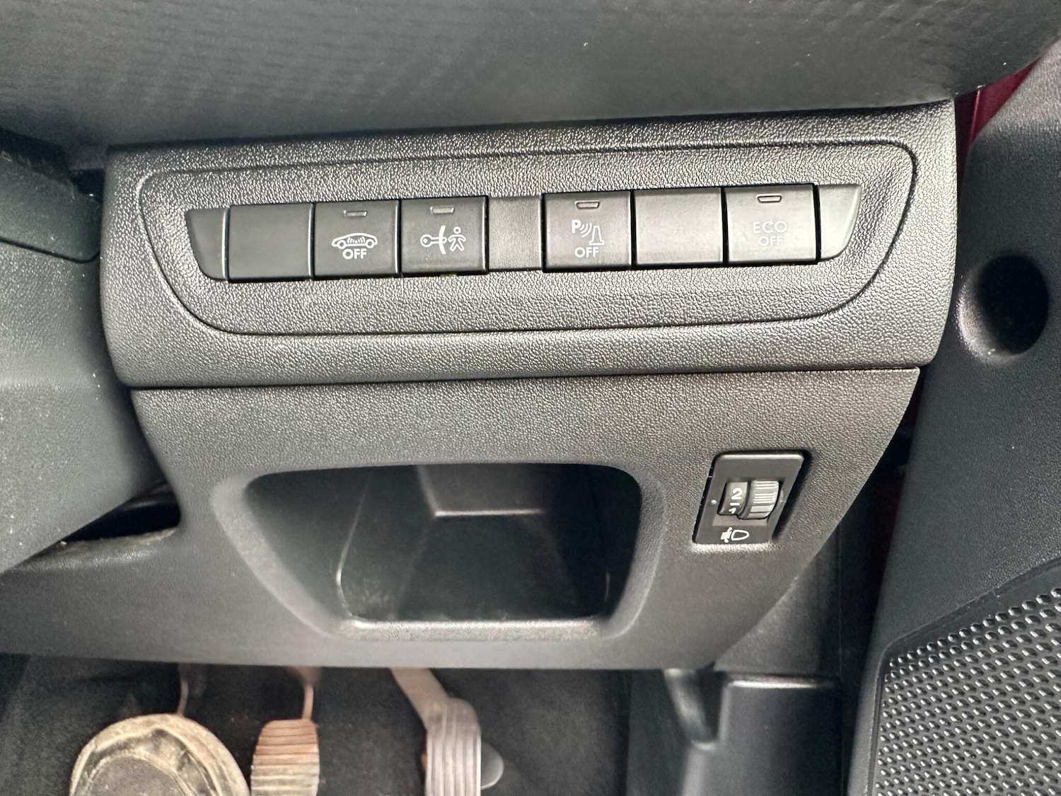 Vehicle 28