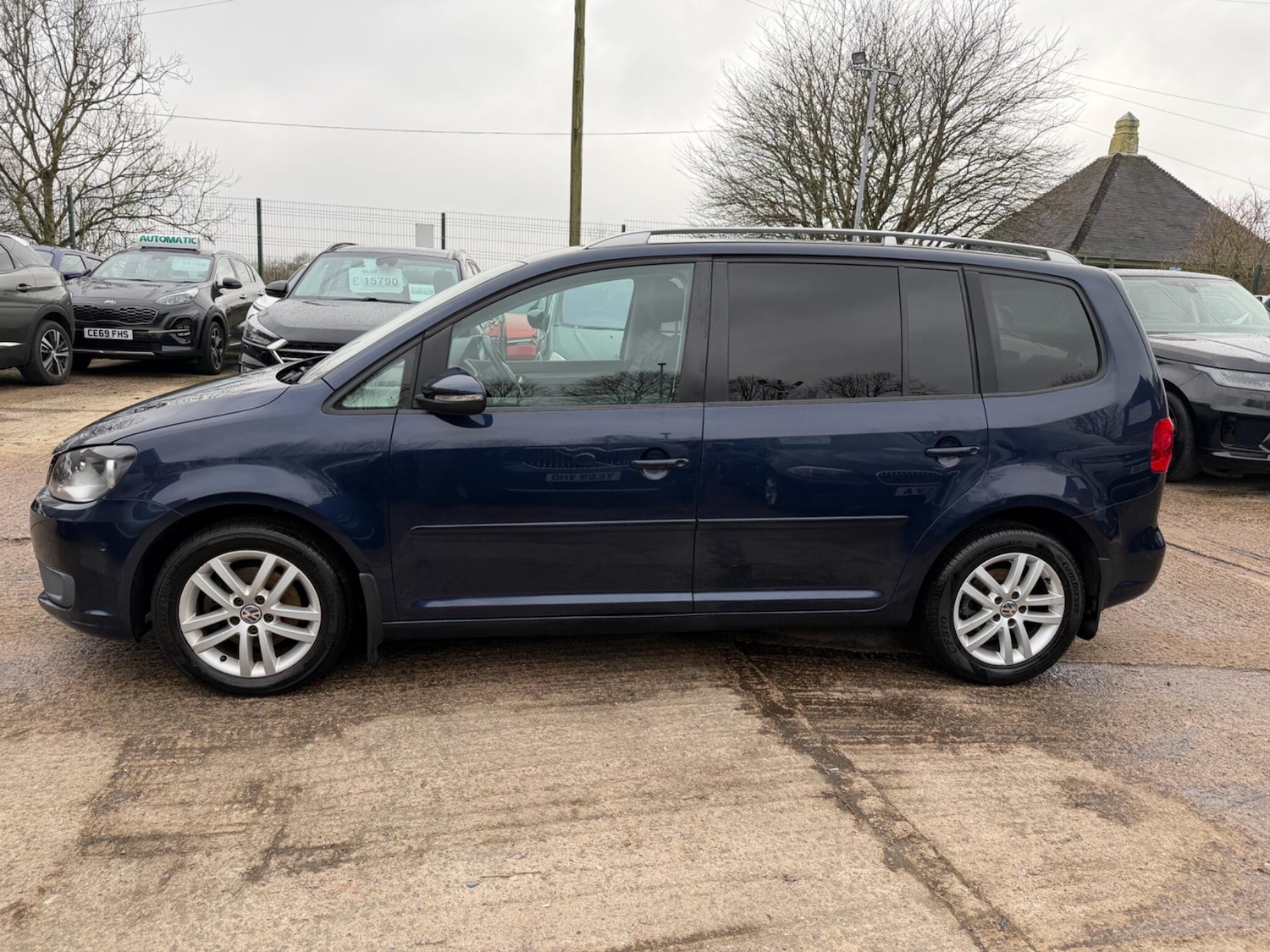 Used Volkswagen Touran 2013 for sale - 77376113: Photo 2