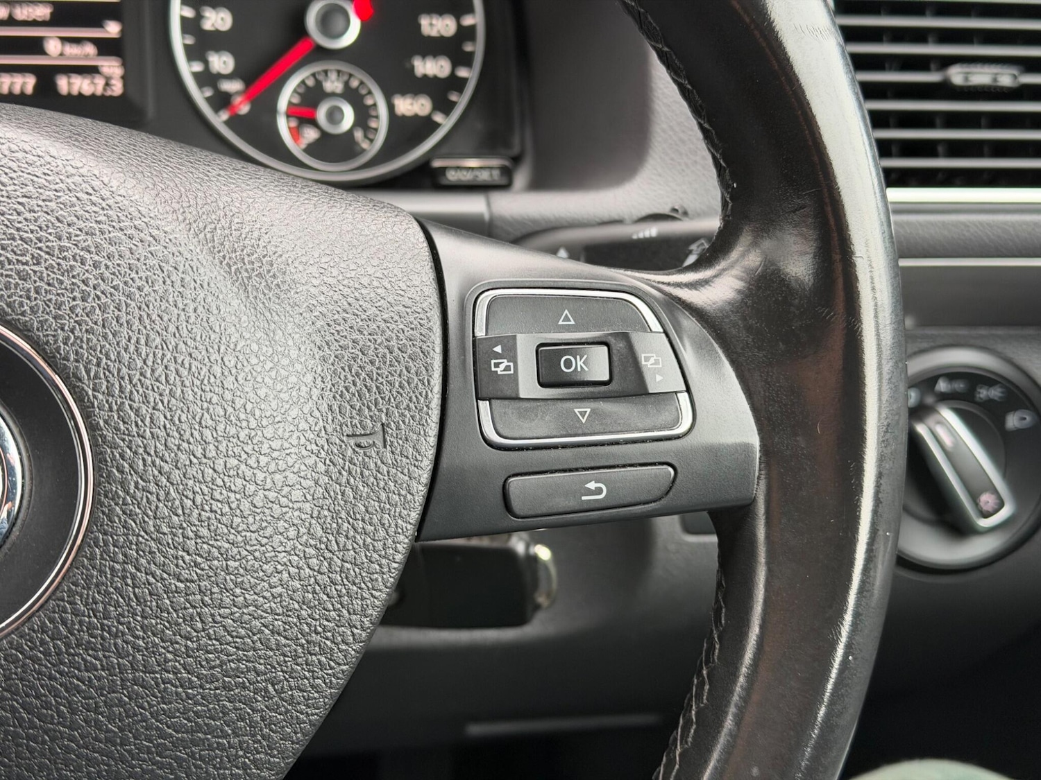 Used Volkswagen Touran 2013 for sale - 77376113: Photo 27