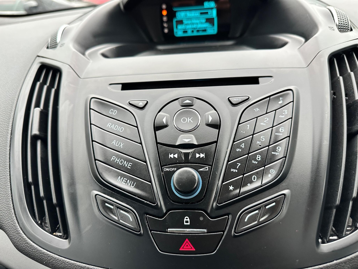 Used Ford Kuga 2015 for sale - 76990412: Photo 16