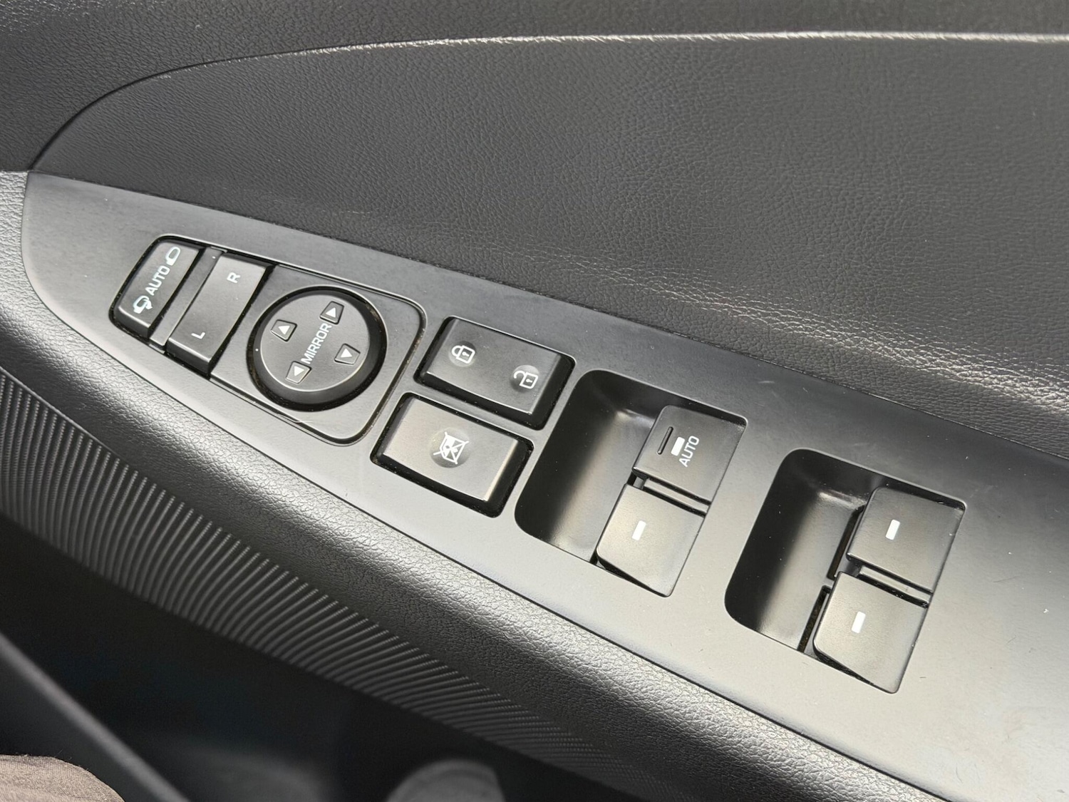 Used Hyundai TUCSON 2017 for sale - 77658800: Photo 30