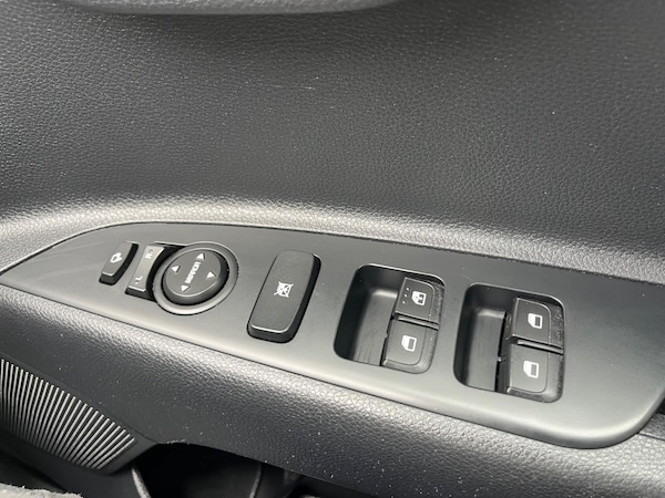 Used Kia Stonic 2019 for sale - 75318432: Photo 24