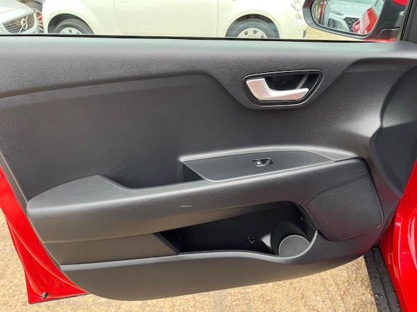Used Kia Stonic 2019 for sale - 75318432: Photo 33