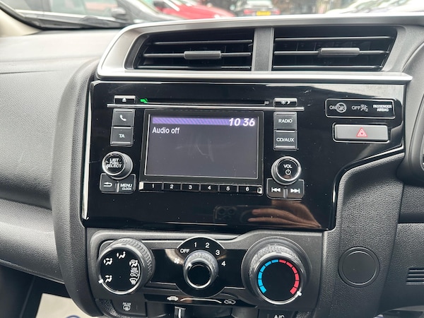 Used Honda Jazz 2019 for sale - 76307271: Photo 18