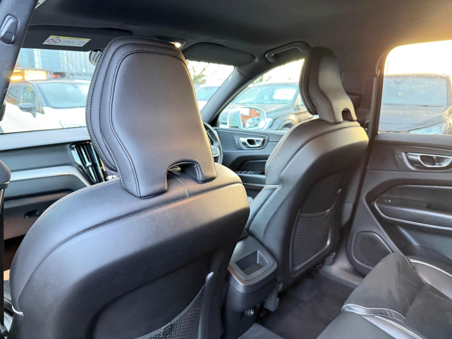 Used Volvo XC60 2018 for sale - 77143638: Photo 25