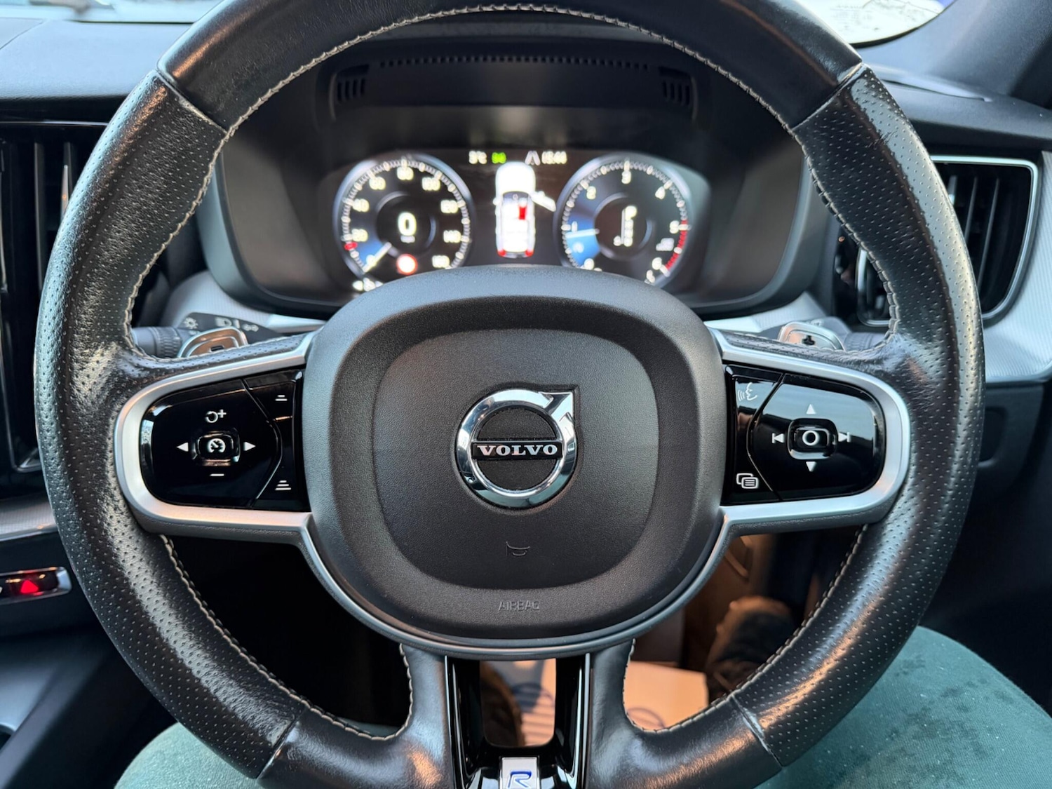 Used Volvo XC60 2018 for sale - 77143638: Photo 29