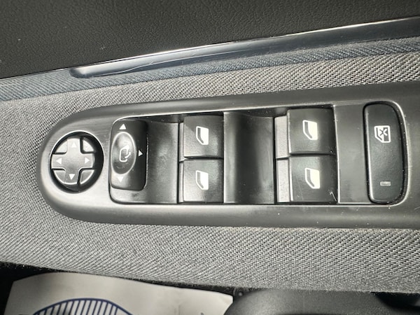 Used Peugeot 3008 2016 for sale - 75756295: Photo 27