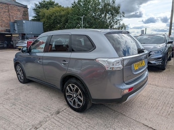 Used Mitsubishi Outlander 2015 for sale - 75780811: Photo