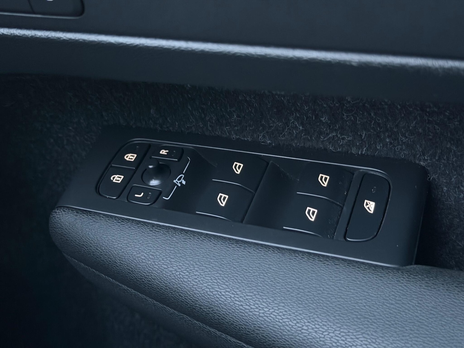 Used Volvo XC40 2019 for sale - 77143614: Photo 43