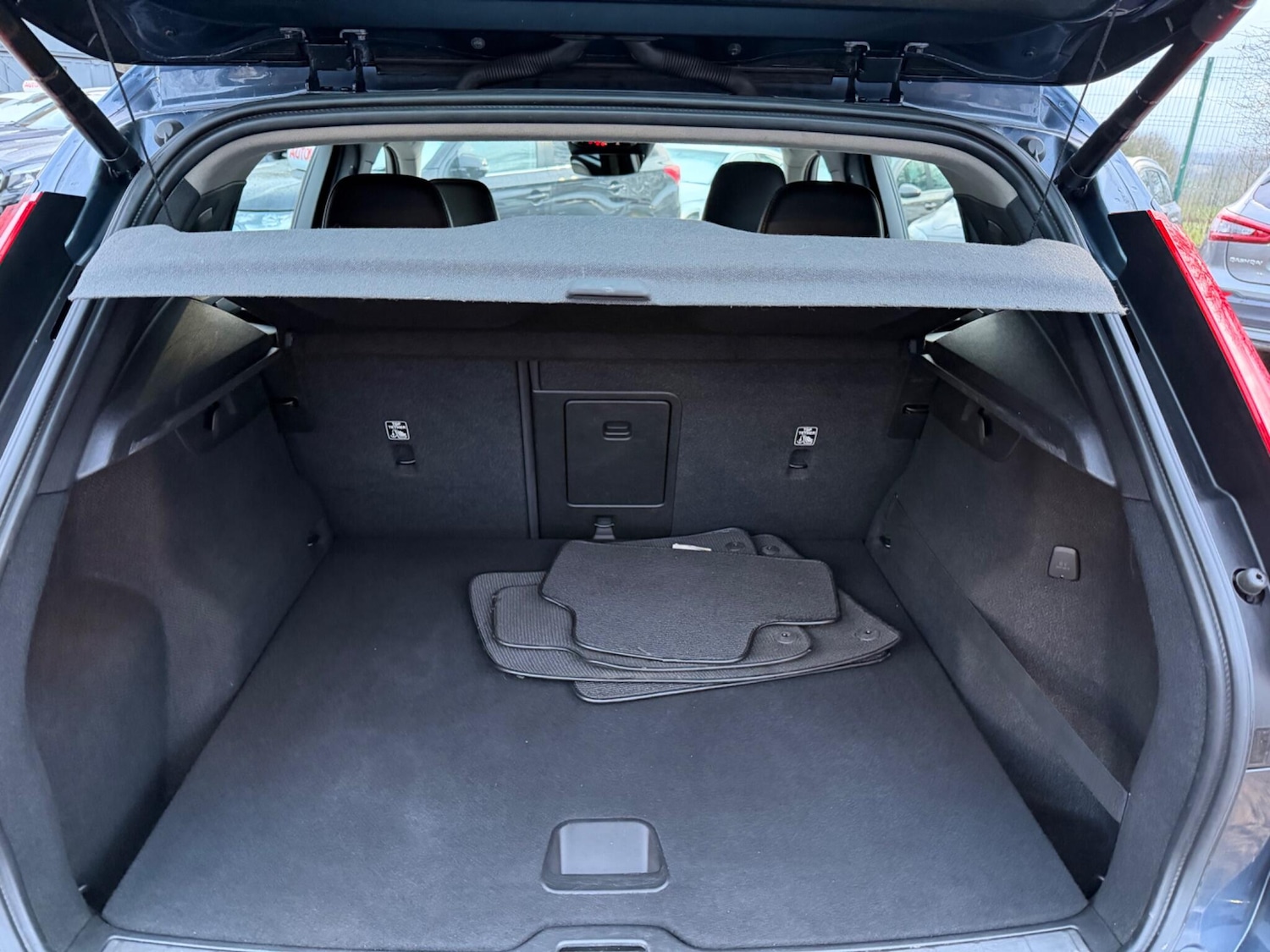 Used Volvo XC40 2019 for sale - 77143614: Photo 46