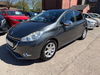 Used Peugeot 208 2014 for sale - 78416741: Photo