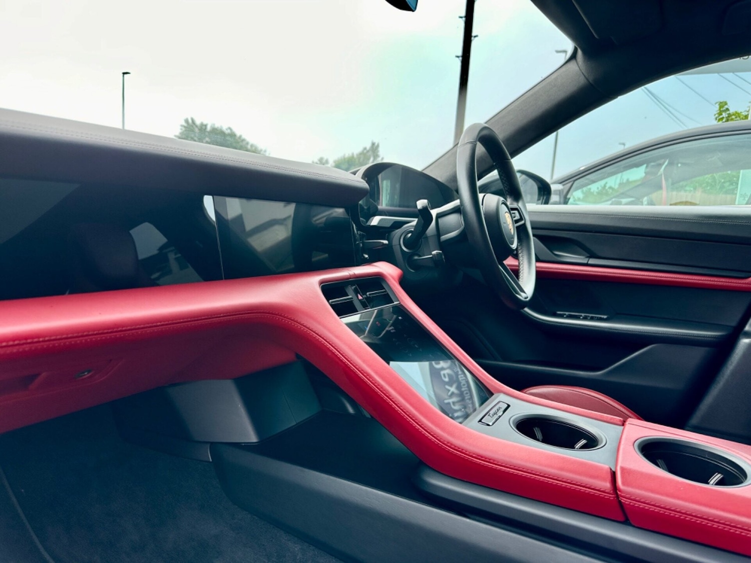 Used Porsche Taycan 2020 for sale - 77094535: Photo 12