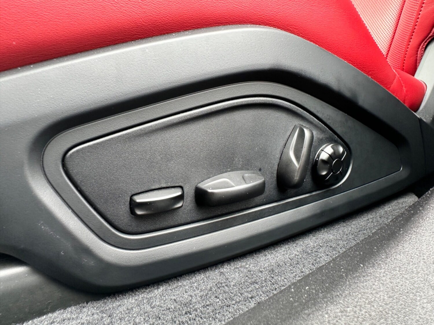 Used Porsche Taycan 2020 for sale - 77094535: Photo 28