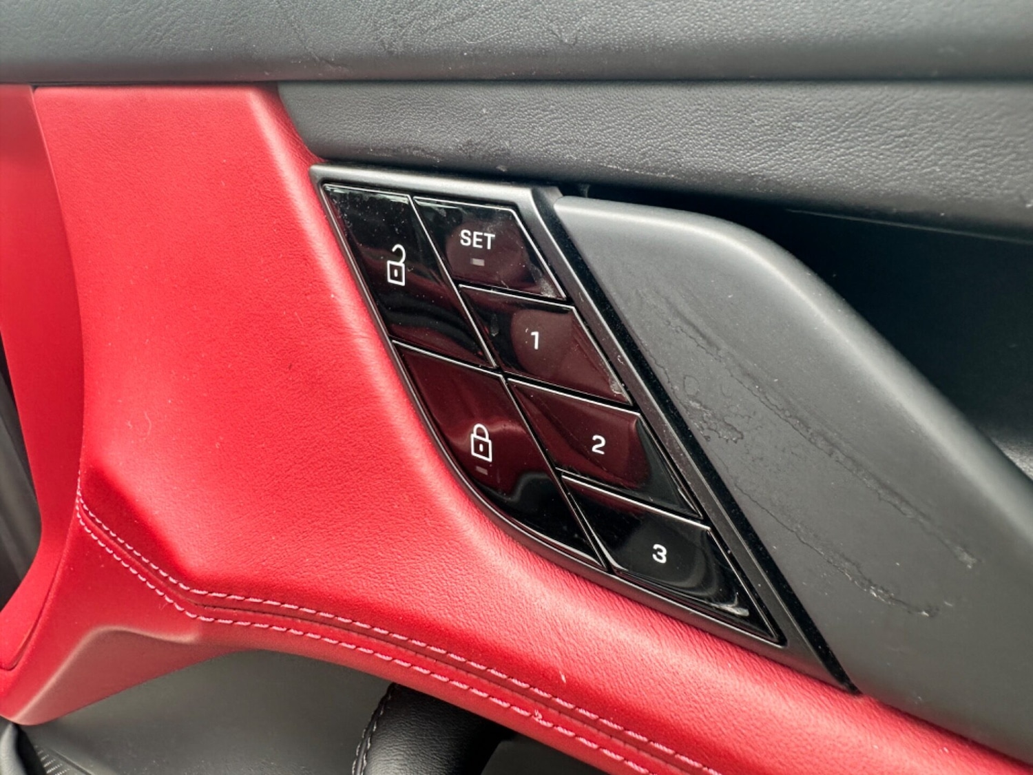 Used Porsche Taycan 2020 for sale - 77094535: Photo 32