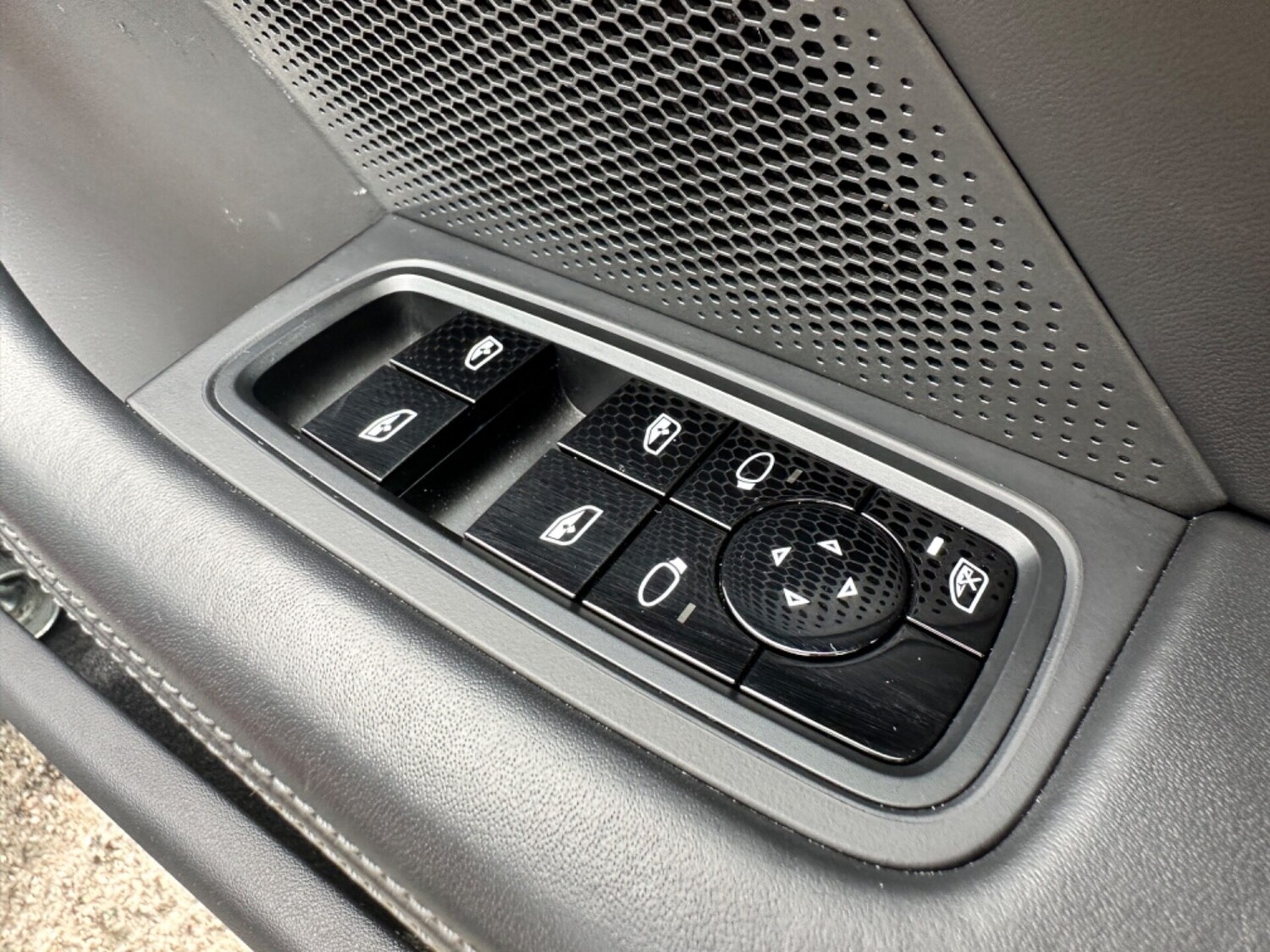 Used Porsche Taycan 2020 for sale - 77094535: Photo 35