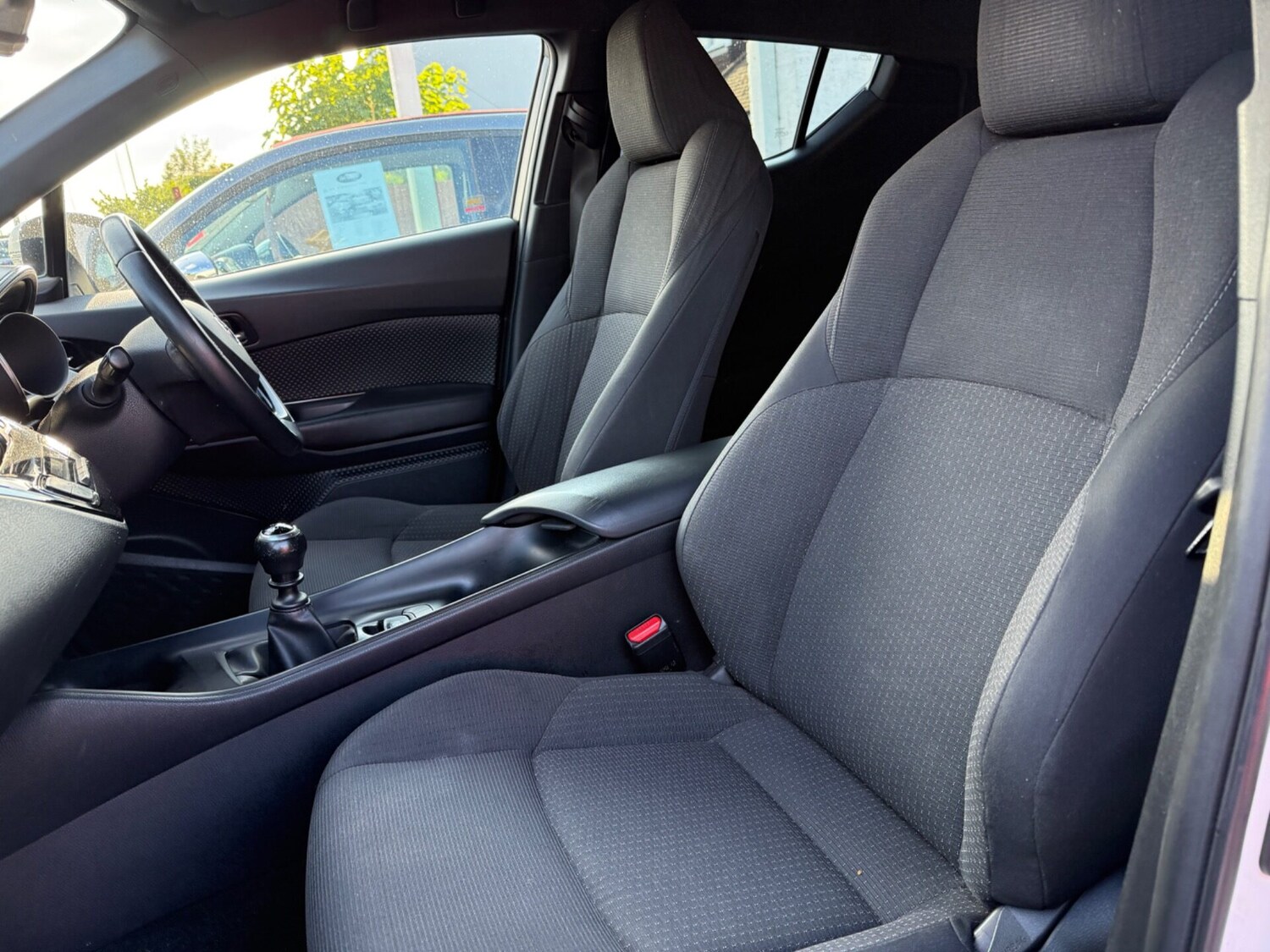 Used Toyota C-HR 2017 for sale - 75774679: Photo 11