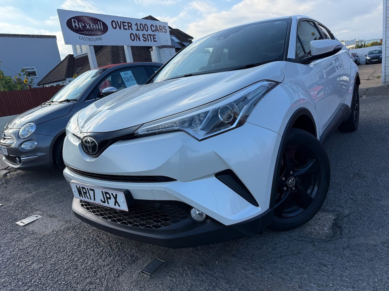 Used Toyota C-HR 2017 for sale - 75774679: Photo 2