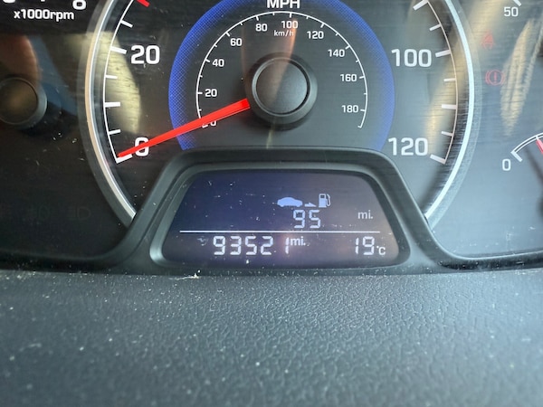 Used Hyundai i10 2015 for sale - 74824779: Photo 16