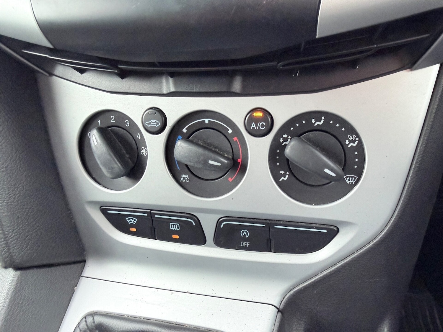 Used Ford Focus 2012 for sale - 77071904: Photo 13