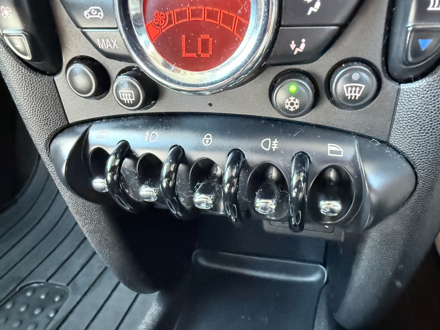 Used MINI Hatch 2011 for sale - 76379875: Photo 17